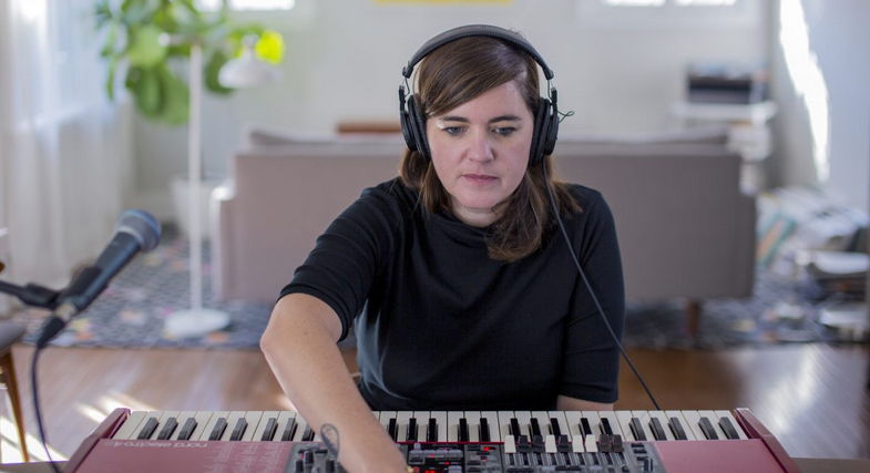 Kuratednum70 Juliannabarwick